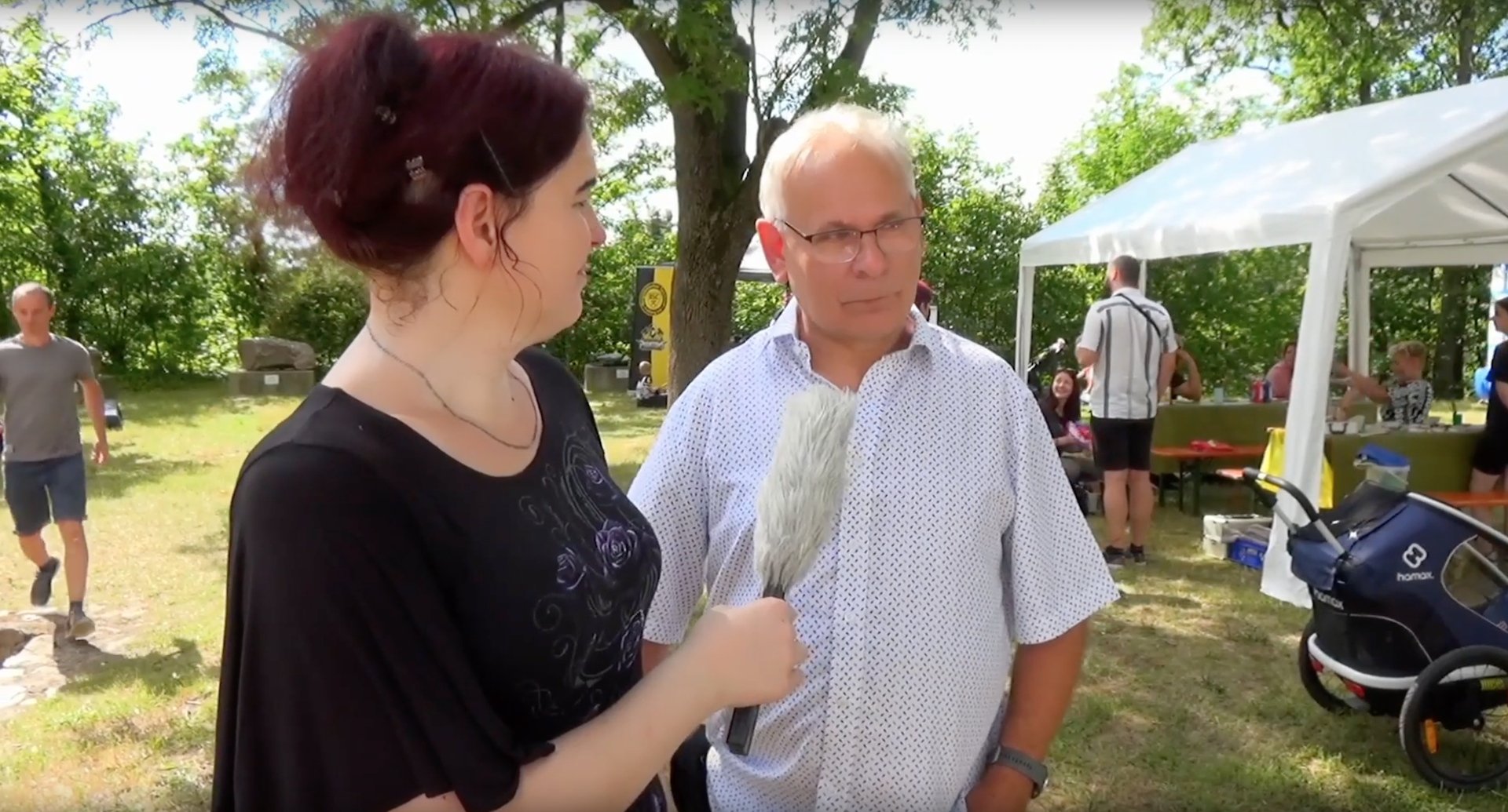 Dr. Sania Berg im Interview mit Frank Gleißner, Verantwortlicher für Licht und Ton